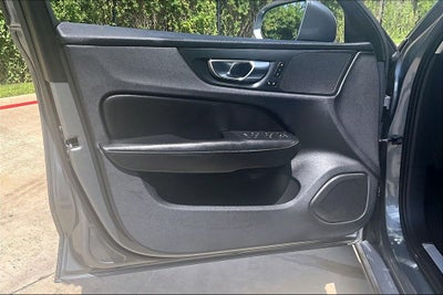 2020 Volvo S60 T5 Momentum