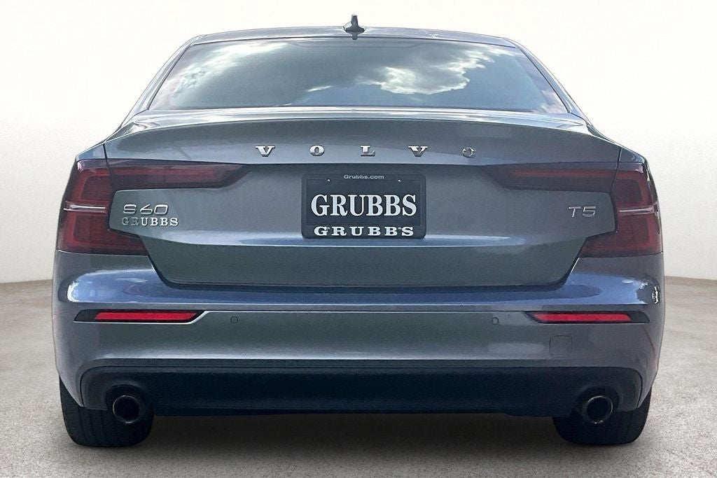 2020 Volvo S60 T5 Momentum