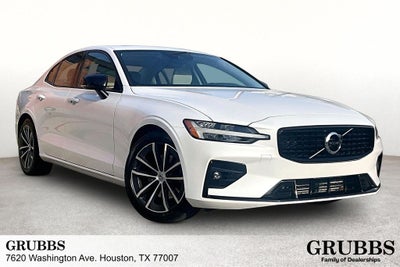 2021 Volvo S60 T5 Momentum