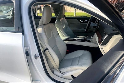2021 Volvo S60 T5 Momentum