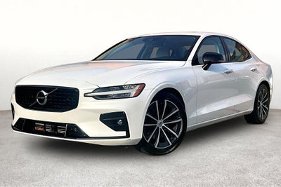 2021 Volvo S60 T5 Momentum