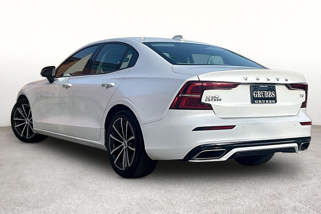 2021 Volvo S60 T5 Momentum