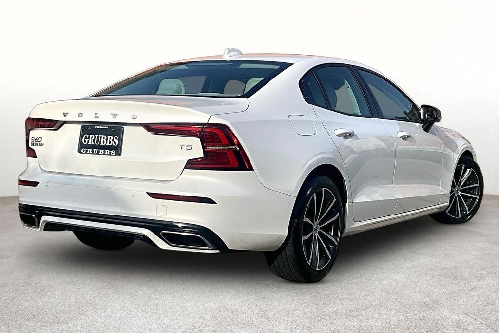 2021 Volvo S60 T5 Momentum