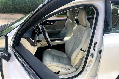 2021 Volvo S60 T5 Momentum