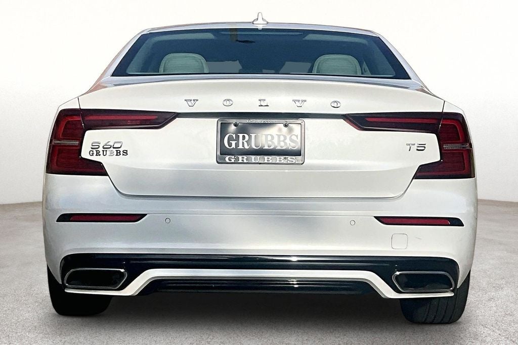 2021 Volvo S60 T5 Momentum