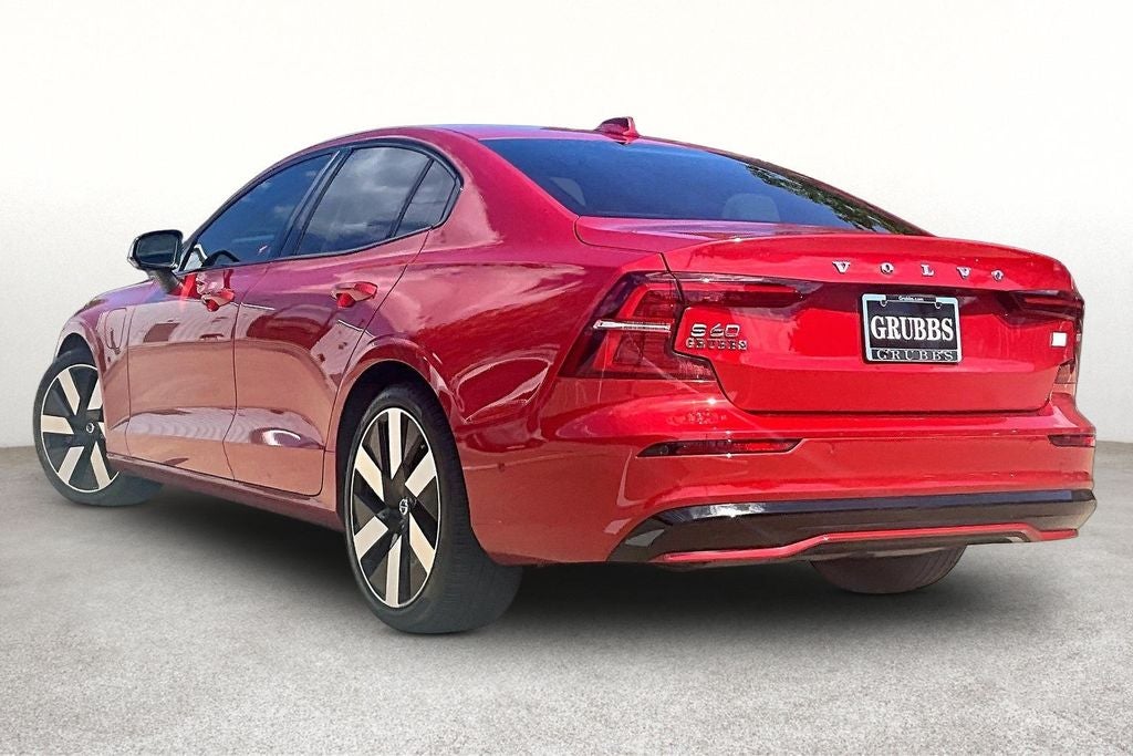 2024 Volvo S60 Recharge Plug-In Hybrid Ultimate