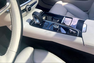 2024 Volvo S60 Recharge Plug-In Hybrid Ultimate