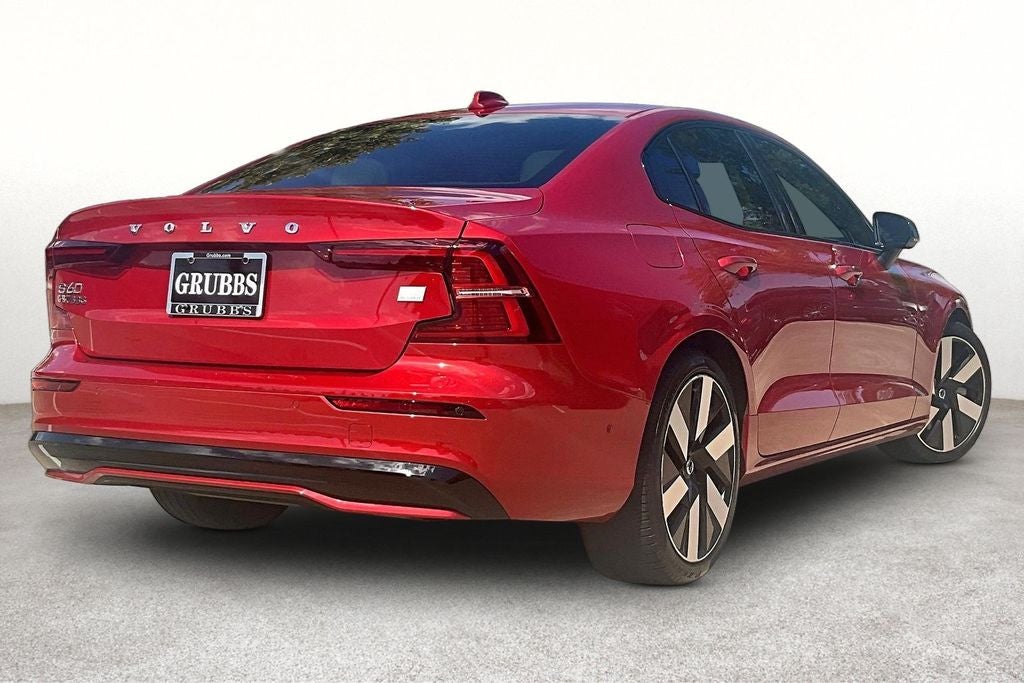 2024 Volvo S60 Recharge Plug-In Hybrid Ultimate