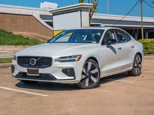 2023 Volvo S60 Recharge Plug-In Hybrid T8 Plus Dark Theme