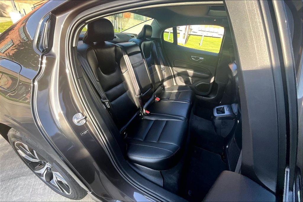 2025 Volvo S60 B5 Core