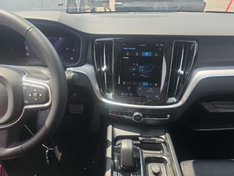 2025 Volvo S60 B5 Core