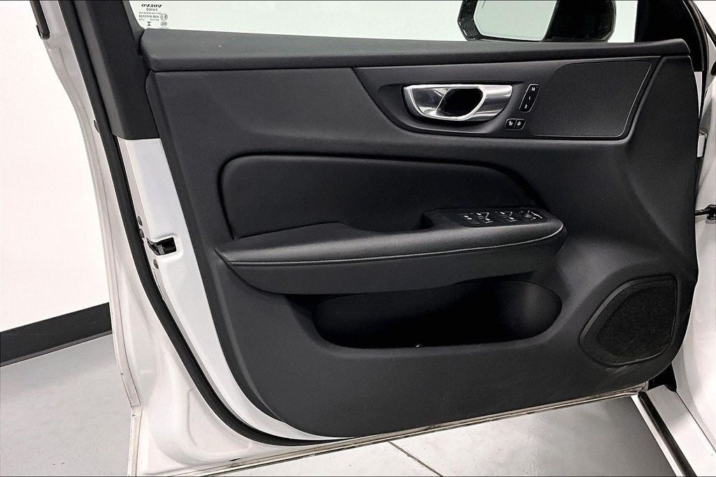 2024 Volvo S60 B5 Plus Dark Theme