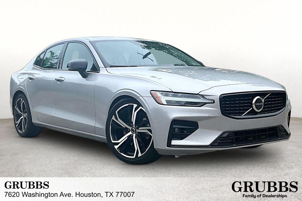 2024 Volvo S60 B5 Core Dark Theme