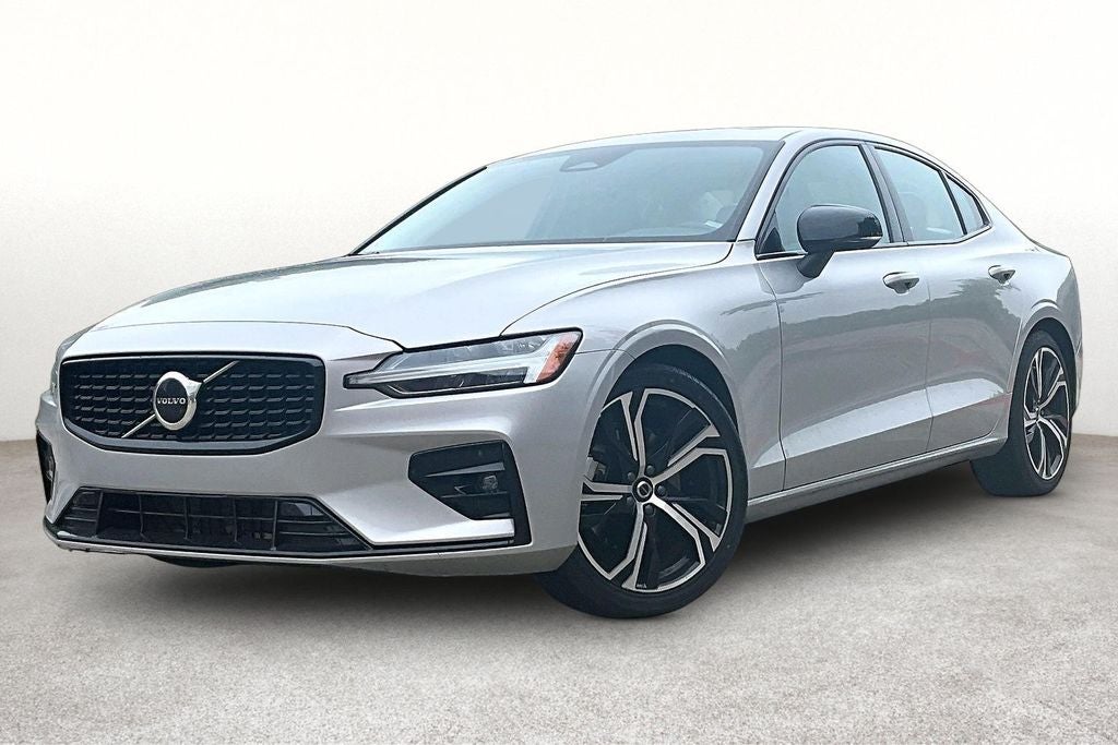 2024 Volvo S60 B5 Core Dark Theme