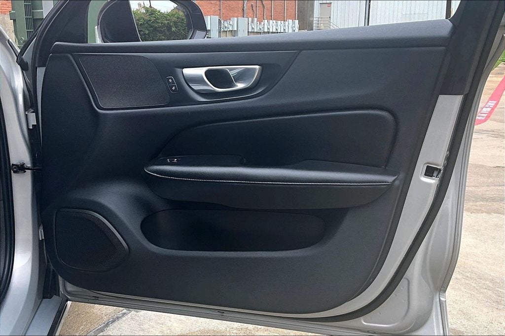 2024 Volvo S60 B5 Core Dark Theme