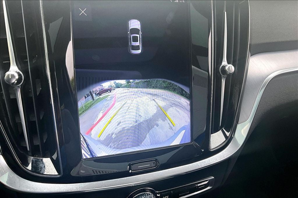 2024 Volvo S60 B5 Core Dark Theme