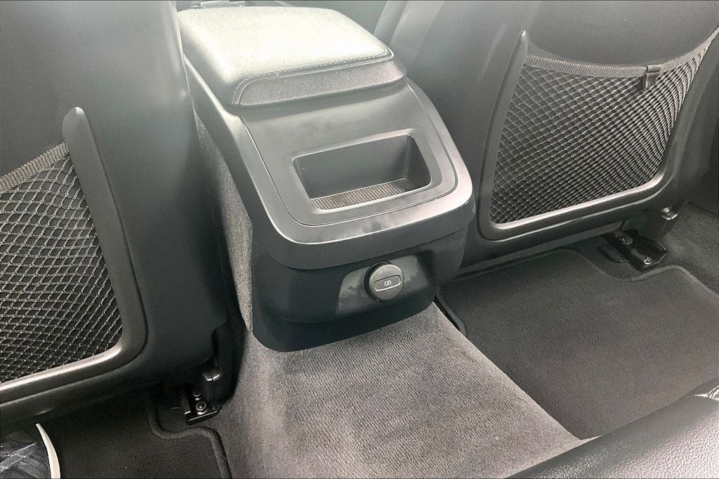 2024 Volvo S60 B5 Core Dark Theme