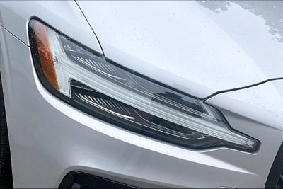 2024 Volvo S60 B5 Core Dark Theme