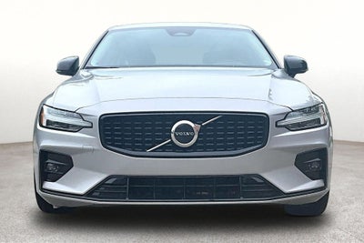 2024 Volvo S60 B5 Core Dark Theme