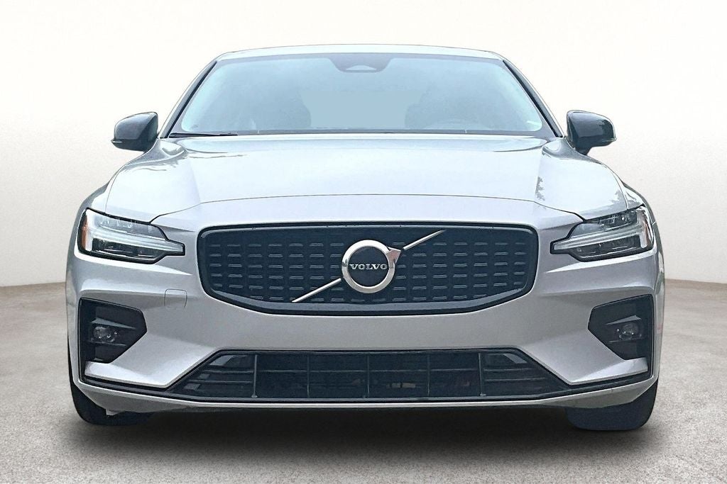 2024 Volvo S60 B5 Core Dark Theme