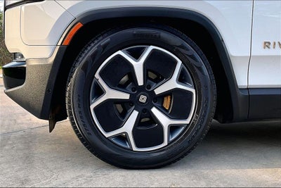 2023 Rivian R1S Adventure