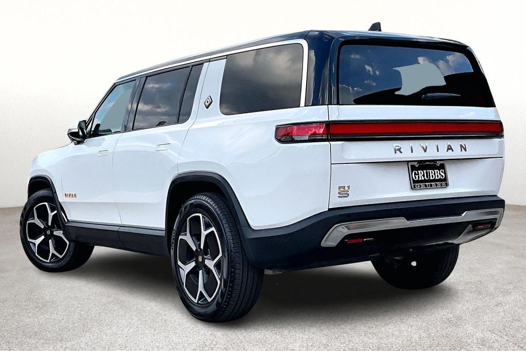 2023 Rivian R1S Adventure