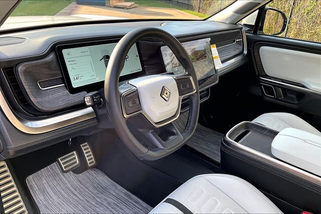 2023 Rivian R1S Adventure