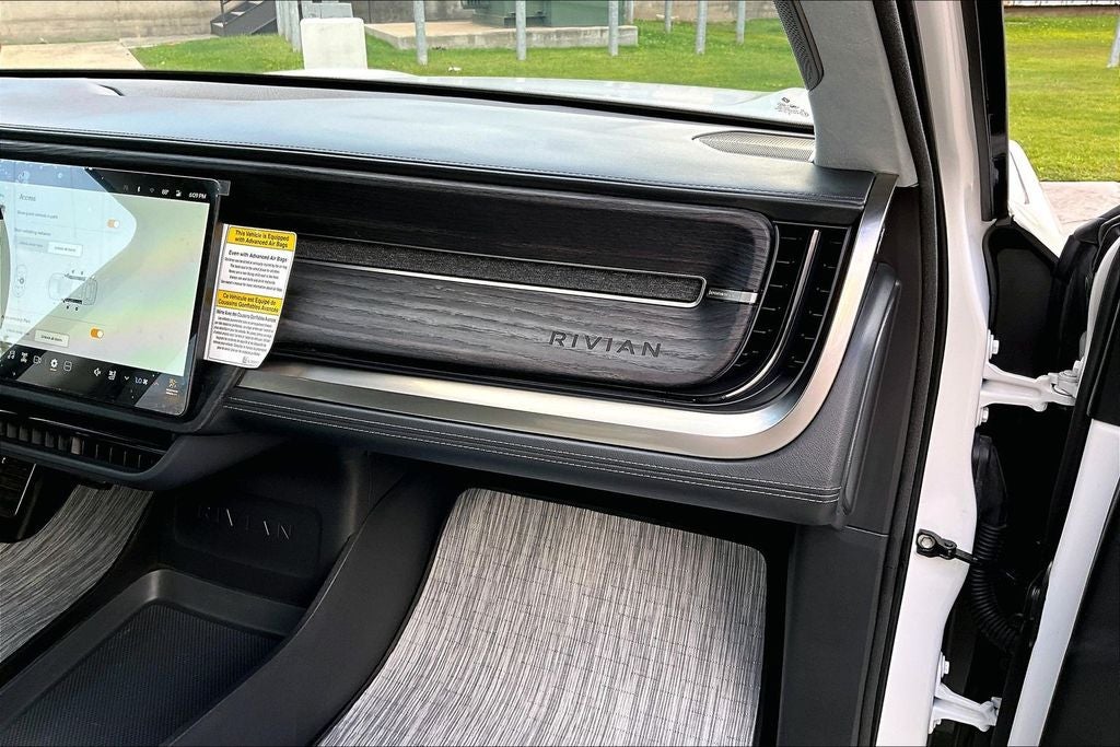 2023 Rivian R1S Adventure