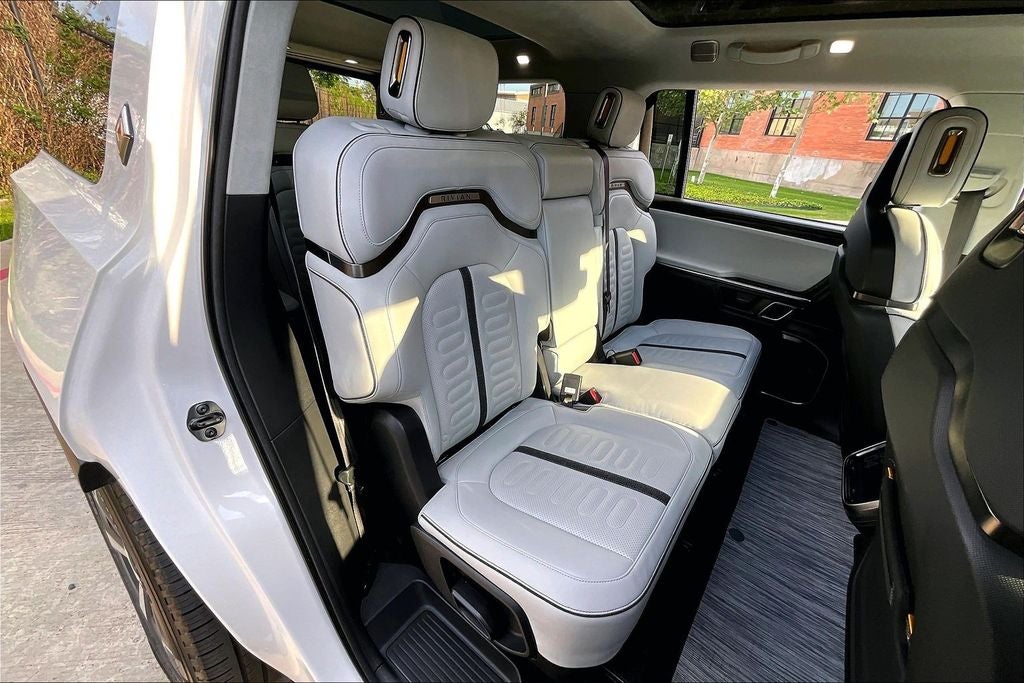 2023 Rivian R1S Adventure