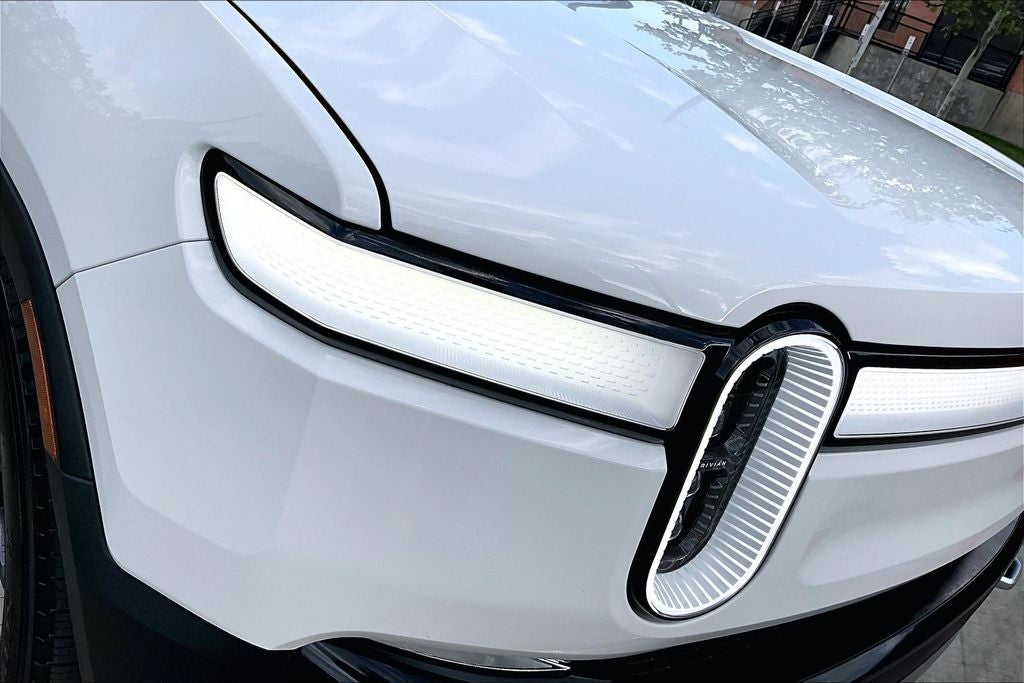 2023 Rivian R1S Adventure