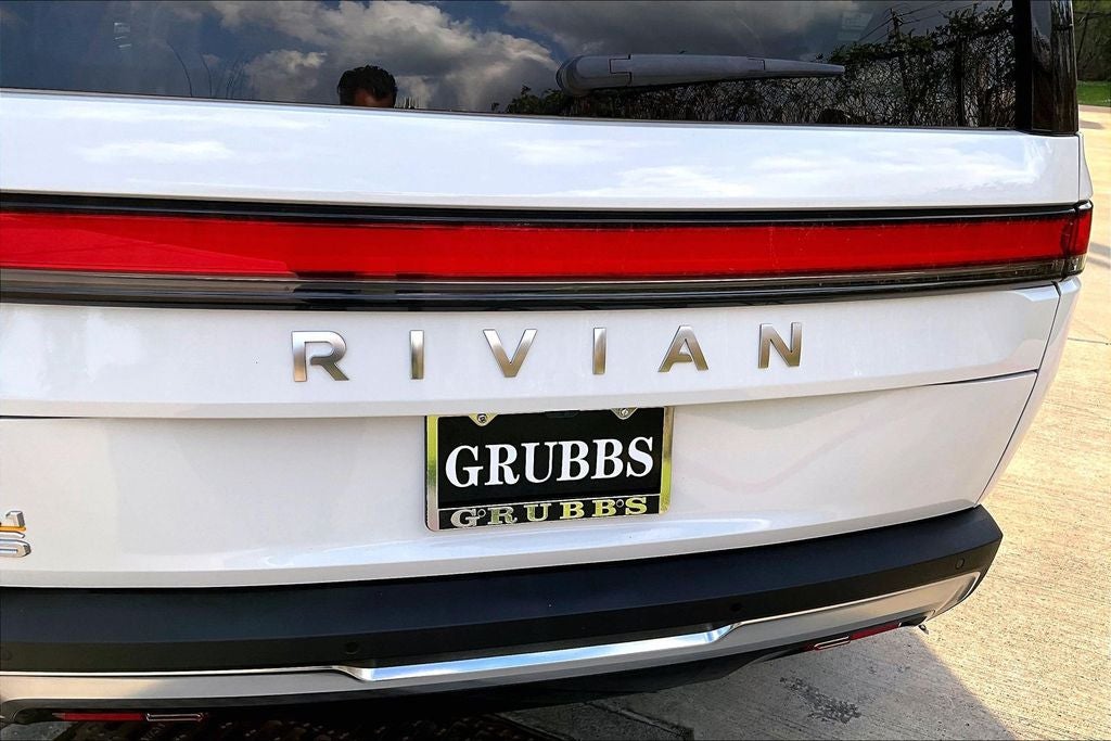 2023 Rivian R1S Adventure