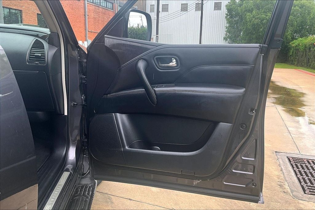 2024 INFINITI QX80 LUXE
