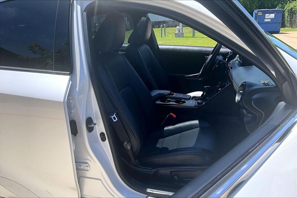 2023 Lexus IS 300