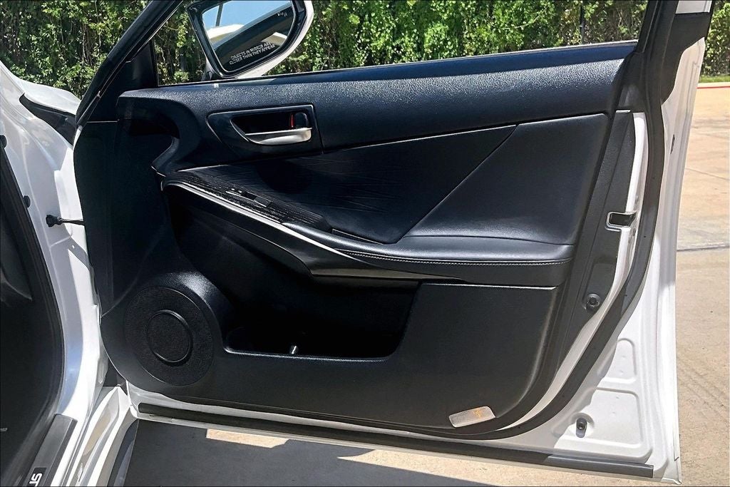 2023 Lexus IS 300