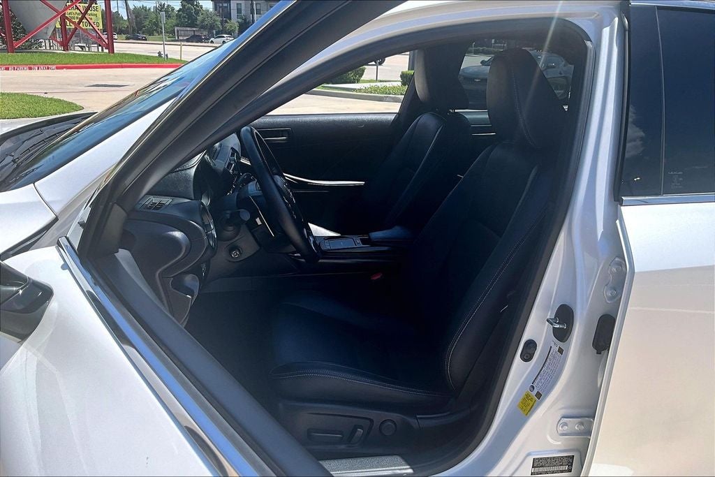2023 Lexus IS 300