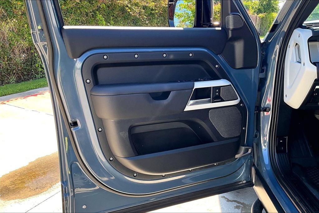 2024 Land Rover Defender 110 S