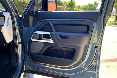 2024 Land Rover Defender 110 S