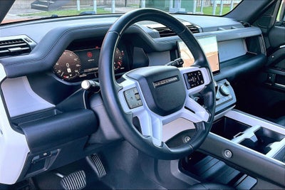 2025 Land Rover Defender 110 S
