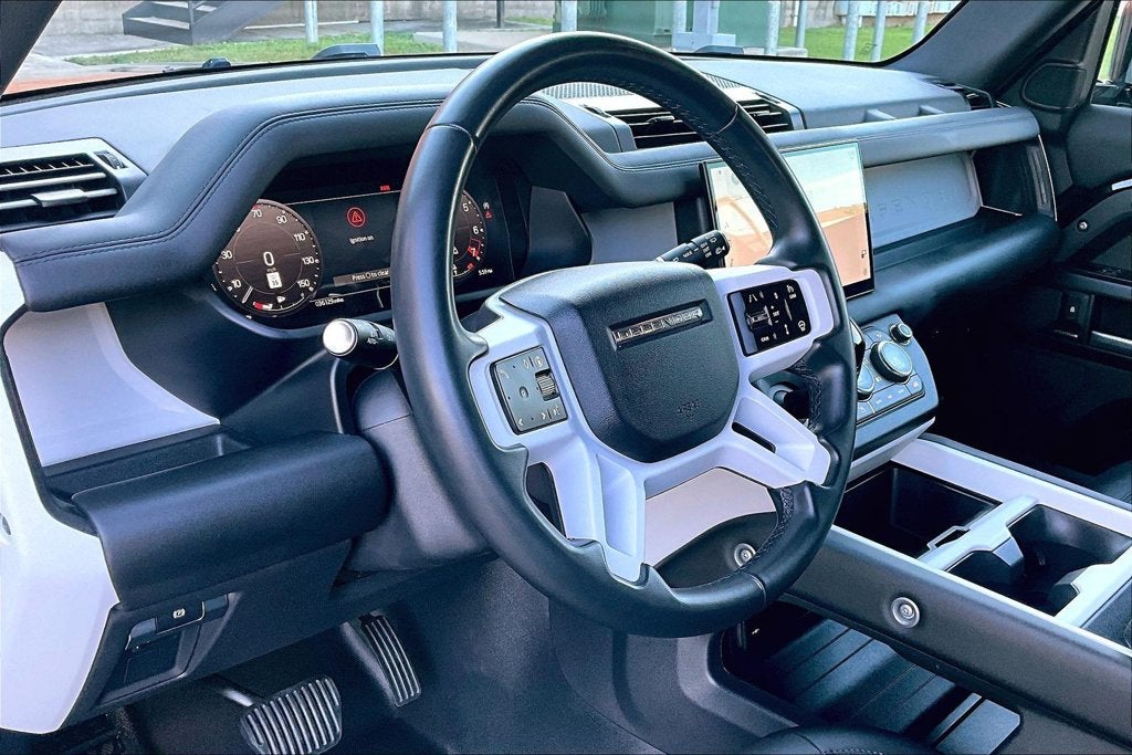 2025 Land Rover Defender 110 S
