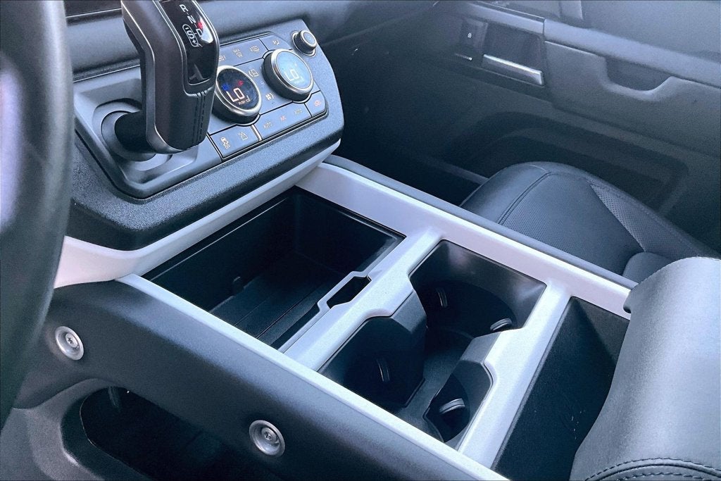 2025 Land Rover Defender 110 S