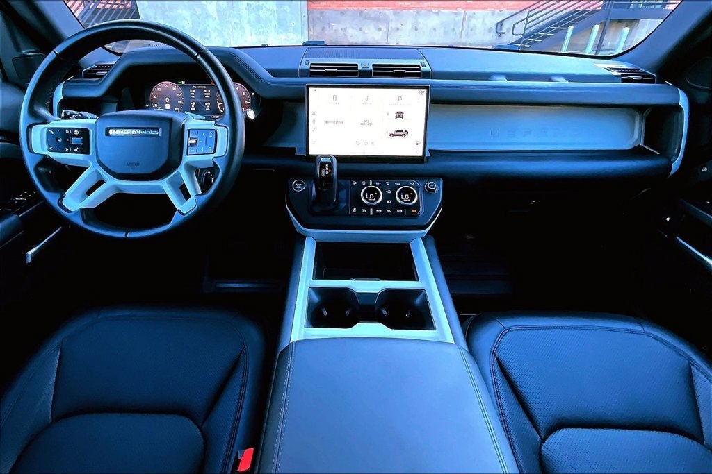 2025 Land Rover Defender 110 S