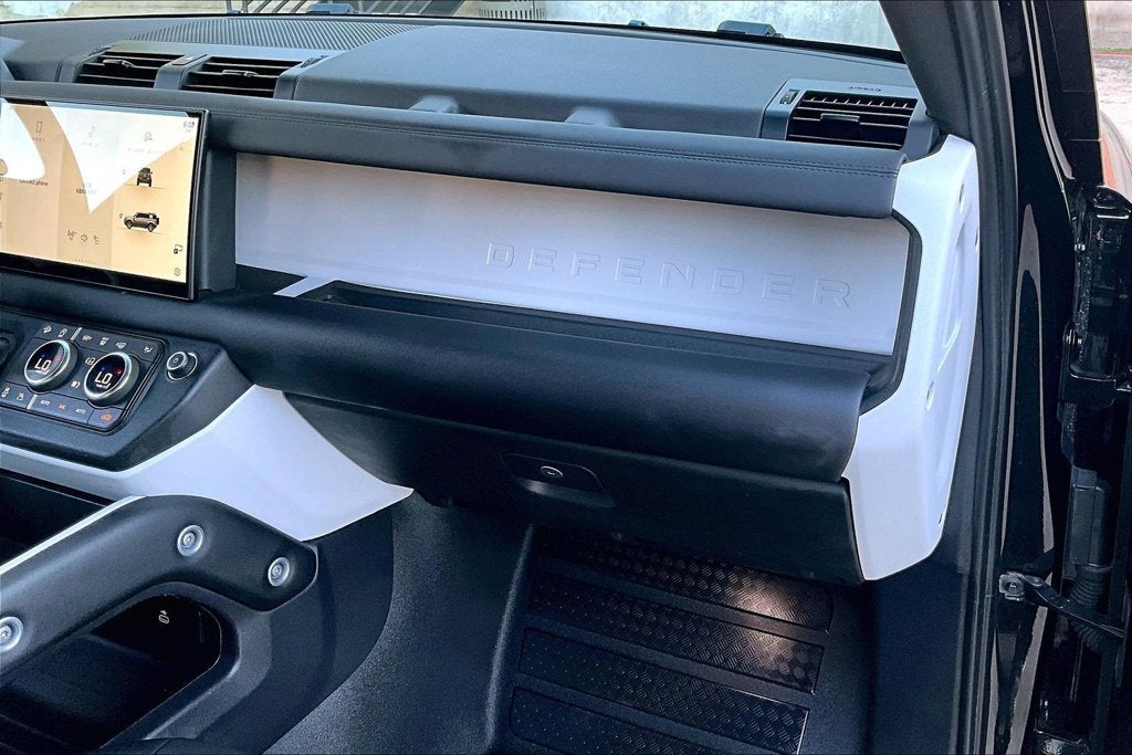 2025 Land Rover Defender 110 S
