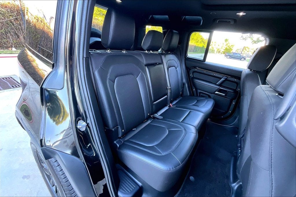 2025 Land Rover Defender 110 S