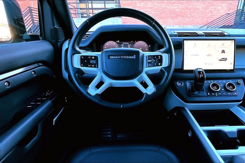 2025 Land Rover Defender 110 S