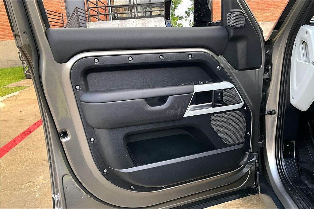 2024 Land Rover Defender 110 S