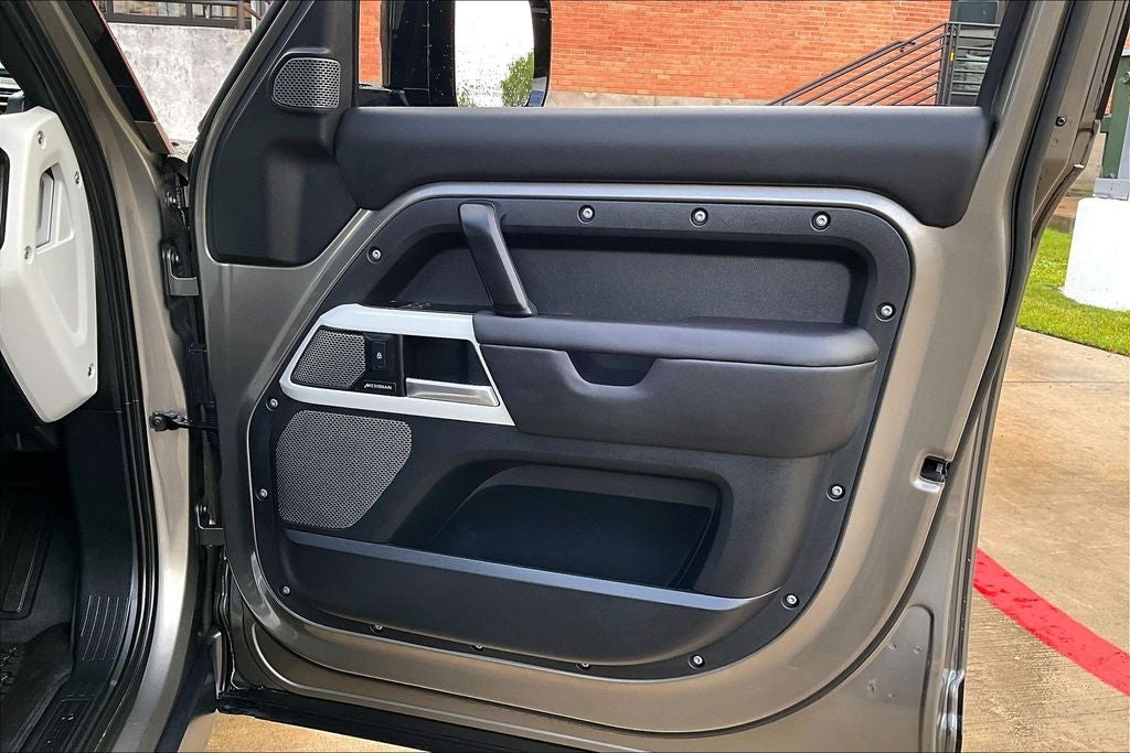 2024 Land Rover Defender 110 S