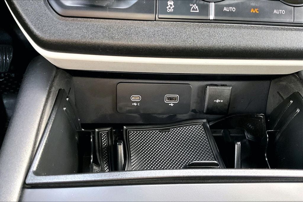 2024 Land Rover Defender 110 S