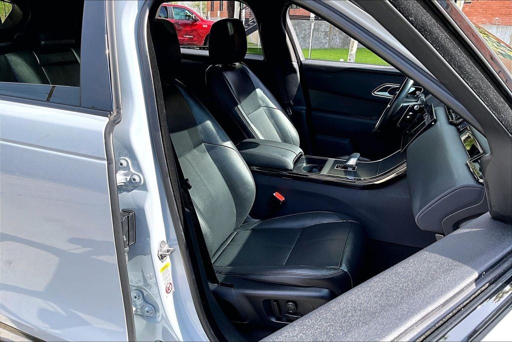 2025 Land Rover Range Rover Velar Dynamic SE
