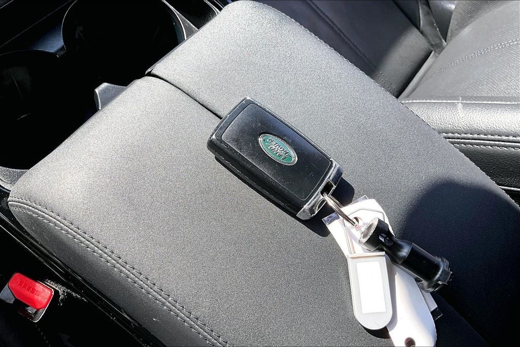 2025 Land Rover Range Rover Velar Dynamic SE
