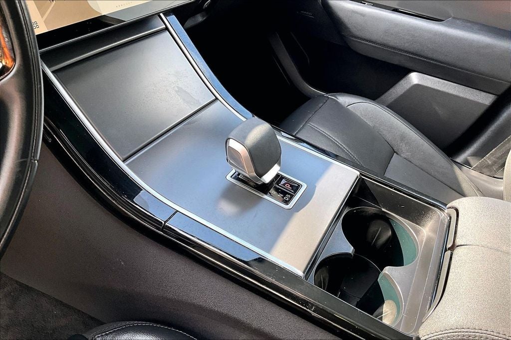 2025 Land Rover Range Rover Velar Dynamic SE